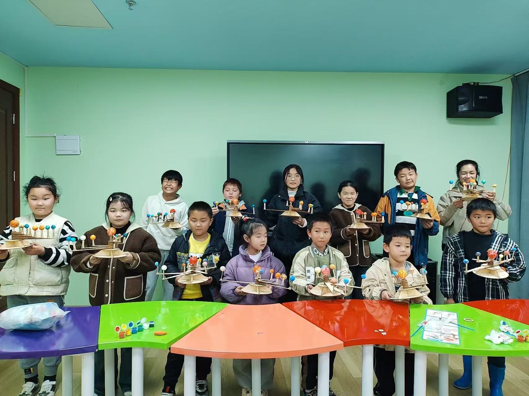 科学手工课1.jpg